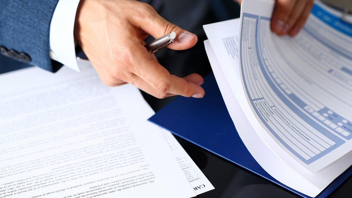 alt="Doit-on traduire un certificat de conformité pour des démarches administratives ou commerciales à l'international"