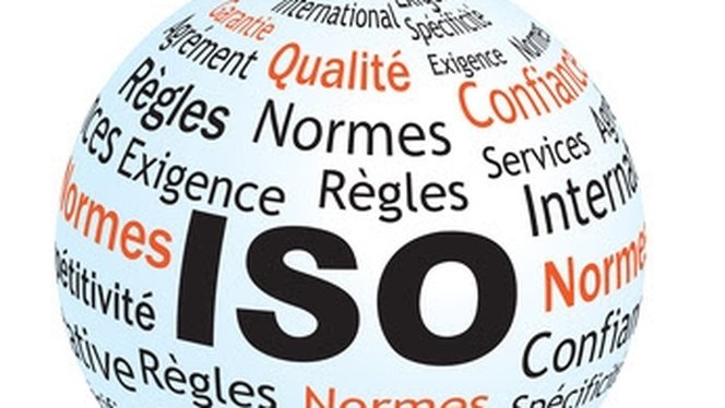 alt="Normes qualité ISO 17100 et AFNOR NF EN 15038 pour agences de traduction professionnelles"